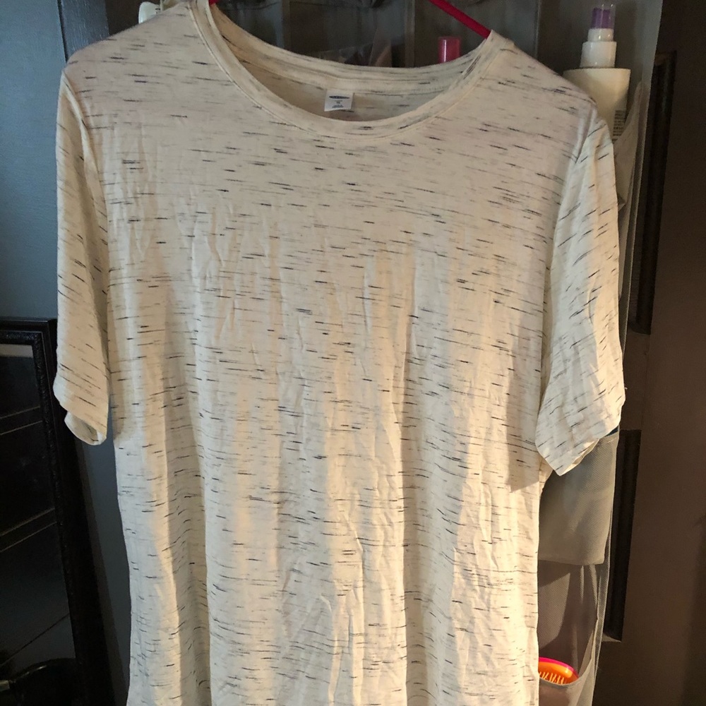 Old navy tee